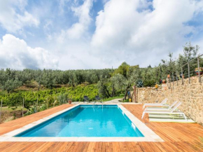 Отель Exotic Holiday Home in Vinci with Swimming Pool  Витолини